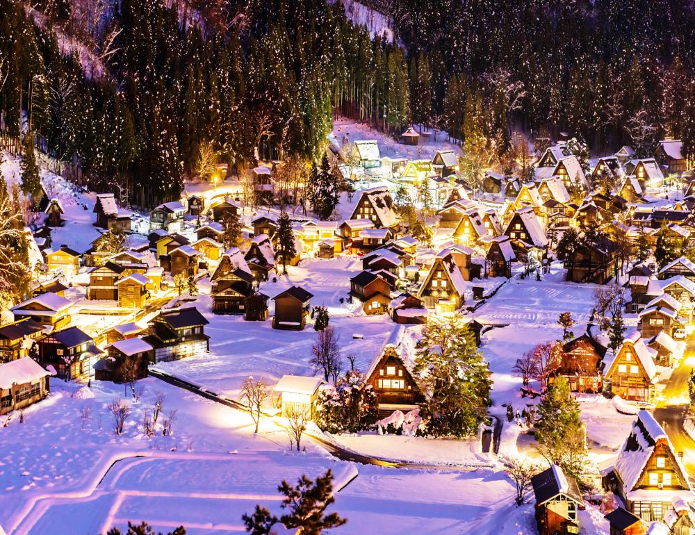 ทัวร์ญี่ปุ่น LIGHT UP AT SHIRAKAWAGO & SKI RESORT | COMPAXWORLD